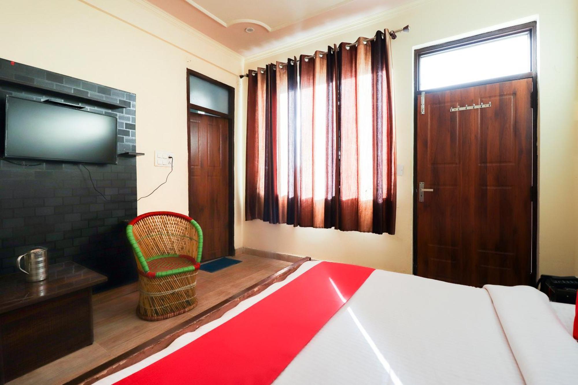 Silver Dew Resorts And Restaurant Dhanaulti Exterior foto